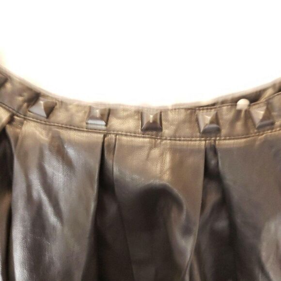 Very J Medium Black Faux Leather Pleather Circle Skirt Studs One Pocket - Picture 3 of 7